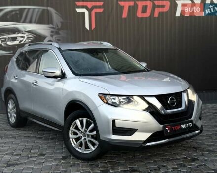 Серый Ниссан Rogue, объемом двигателя 2.49 л и пробегом 180 тыс. км за 11300 $, фото 5 на Automoto.ua