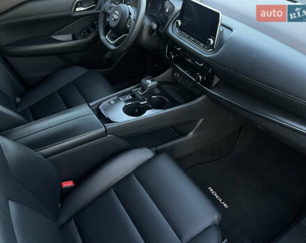 Серый Ниссан Rogue, объемом двигателя 2.49 л и пробегом 120 тыс. км за 20950 $, фото 12 на Automoto.ua