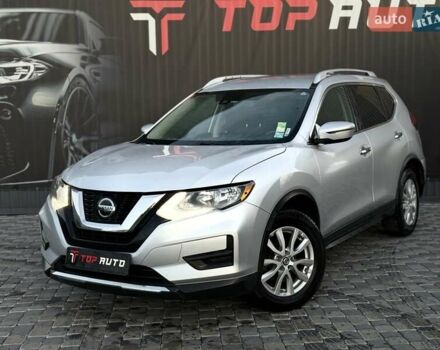 Серый Ниссан Rogue, объемом двигателя 2.49 л и пробегом 180 тыс. км за 11300 $, фото 4 на Automoto.ua