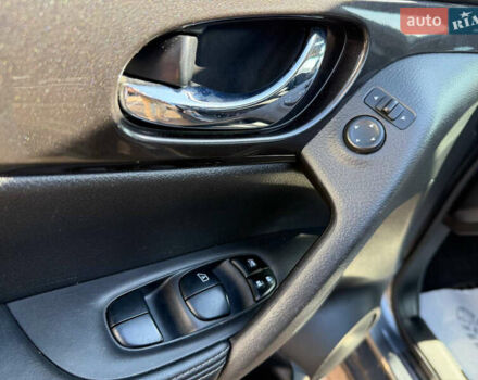 Серый Ниссан Rogue, объемом двигателя 2.49 л и пробегом 220 тыс. км за 14900 $, фото 20 на Automoto.ua