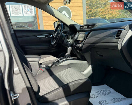 Серый Ниссан Rogue, объемом двигателя 2.49 л и пробегом 220 тыс. км за 14900 $, фото 9 на Automoto.ua