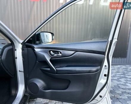 Серый Ниссан Rogue, объемом двигателя 2.49 л и пробегом 180 тыс. км за 11300 $, фото 35 на Automoto.ua