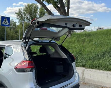 Сірий Ніссан Rogue, об'ємом двигуна 2.49 л та пробігом 122 тис. км за 15300 $, фото 6 на Automoto.ua