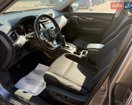 Серый Ниссан Rogue, объемом двигателя 2.49 л и пробегом 220 тыс. км за 14900 $, фото 8 на Automoto.ua