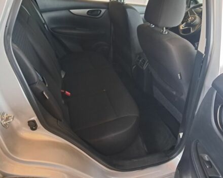 Серый Ниссан Rogue, объемом двигателя 0 л и пробегом 92 тыс. км за 12000 $, фото 10 на Automoto.ua