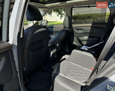 Сірий Ніссан Rogue, об'ємом двигуна 2.49 л та пробігом 27 тис. км за 30900 $, фото 8 на Automoto.ua