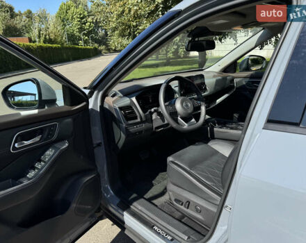 Сірий Ніссан Rogue, об'ємом двигуна 2.49 л та пробігом 27 тис. км за 30900 $, фото 17 на Automoto.ua