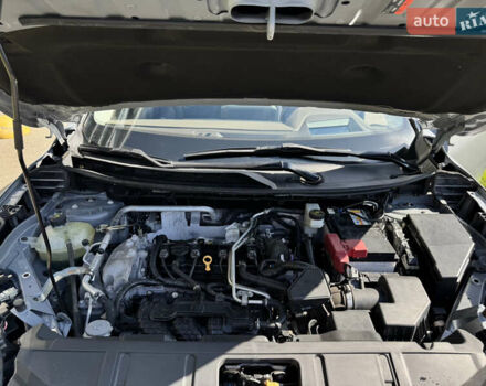 Сірий Ніссан Rogue, об'ємом двигуна 2.49 л та пробігом 27 тис. км за 30900 $, фото 6 на Automoto.ua