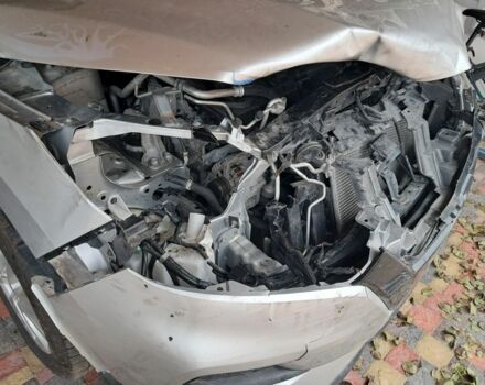 Серый Ниссан Rogue, объемом двигателя 0 л и пробегом 92 тыс. км за 12000 $, фото 5 на Automoto.ua