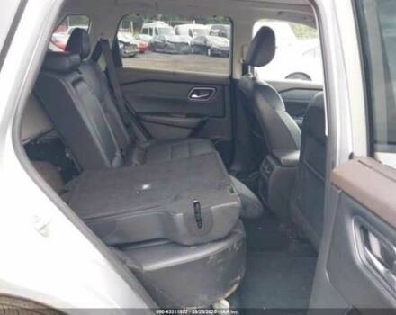 Серый Ниссан Rogue, объемом двигателя 2.5 л и пробегом 85 тыс. км за 5000 $, фото 7 на Automoto.ua