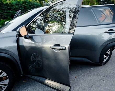 Серый Ниссан Rogue, объемом двигателя 2.5 л и пробегом 125 тыс. км за 23900 $, фото 2 на Automoto.ua