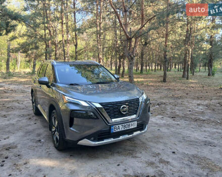 Серый Ниссан Rogue, объемом двигателя 1.5 л и пробегом 88 тыс. км за 27500 $, фото 1 на Automoto.ua