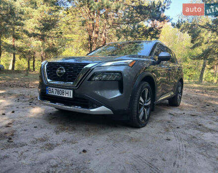 Серый Ниссан Rogue, объемом двигателя 1.5 л и пробегом 88 тыс. км за 27500 $, фото 2 на Automoto.ua