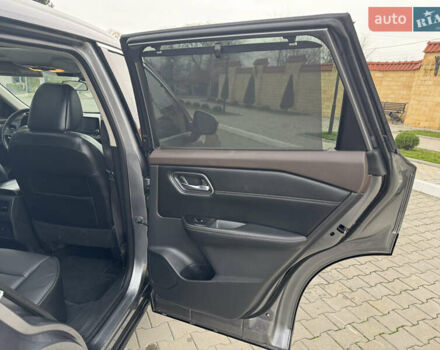 Сірий Ніссан Rogue, об'ємом двигуна 2.49 л та пробігом 140 тис. км за 23500 $, фото 12 на Automoto.ua