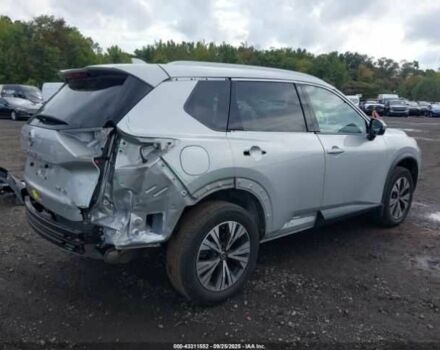 Серый Ниссан Rogue, объемом двигателя 2.5 л и пробегом 85 тыс. км за 5000 $, фото 5 на Automoto.ua