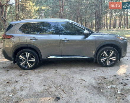 Серый Ниссан Rogue, объемом двигателя 1.5 л и пробегом 88 тыс. км за 27500 $, фото 3 на Automoto.ua