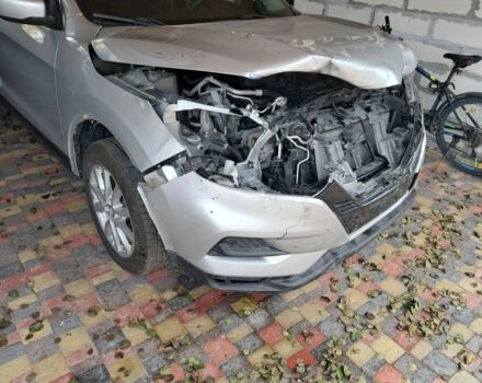 Серый Ниссан Rogue, объемом двигателя 0 л и пробегом 92 тыс. км за 12000 $, фото 4 на Automoto.ua