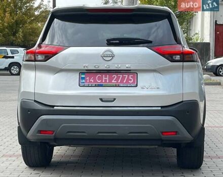 Сірий Ніссан Rogue, об'ємом двигуна 2.39 л та пробігом 109 тис. км за 22500 $, фото 4 на Automoto.ua