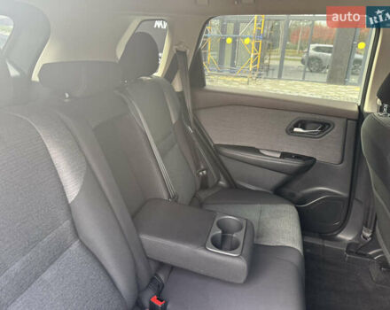 Сірий Ніссан Rogue, об'ємом двигуна 1.5 л та пробігом 72 тис. км за 22500 $, фото 22 на Automoto.ua