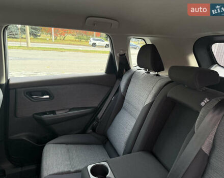 Сірий Ніссан Rogue, об'ємом двигуна 1.5 л та пробігом 72 тис. км за 22500 $, фото 34 на Automoto.ua