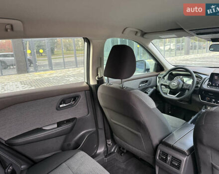 Сірий Ніссан Rogue, об'ємом двигуна 1.5 л та пробігом 72 тис. км за 22500 $, фото 23 на Automoto.ua