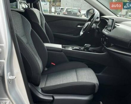 Сірий Ніссан Rogue, об'ємом двигуна 2.39 л та пробігом 109 тис. км за 22500 $, фото 13 на Automoto.ua