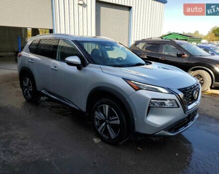 Серый Ниссан Rogue, объемом двигателя 1.5 л и пробегом 170 тыс. км за 6300 $, фото 3 на Automoto.ua