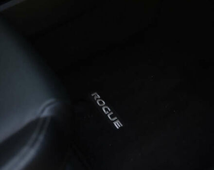 Серый Ниссан Rogue, объемом двигателя 1.5 л и пробегом 69 тыс. км за 25700 $, фото 6 на Automoto.ua