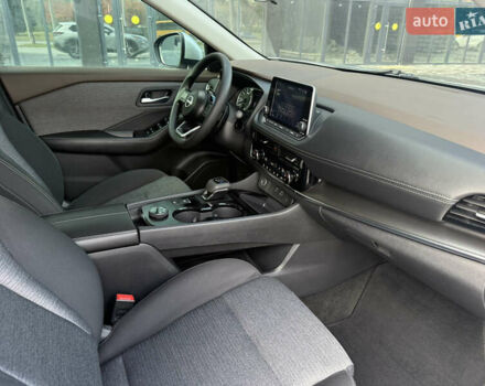 Сірий Ніссан Rogue, об'ємом двигуна 1.5 л та пробігом 72 тис. км за 22500 $, фото 28 на Automoto.ua