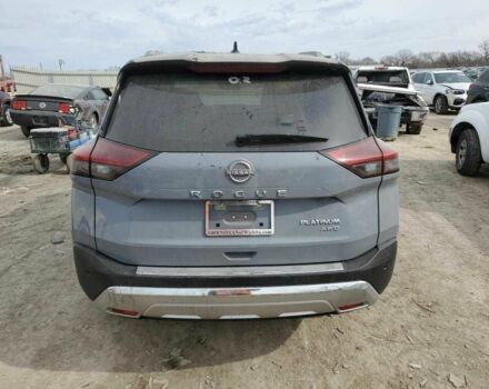 Серый Ниссан Rogue, объемом двигателя 1.5 л и пробегом 52 тыс. км за 11000 $, фото 5 на Automoto.ua