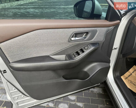 Сірий Ніссан Rogue, об'ємом двигуна 1.5 л та пробігом 72 тис. км за 22500 $, фото 36 на Automoto.ua