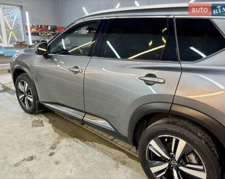 Серый Ниссан Rogue, объемом двигателя 1.5 л и пробегом 46 тыс. км за 26000 $, фото 6 на Automoto.ua