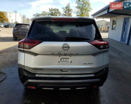 Серый Ниссан Rogue, объемом двигателя 1.5 л и пробегом 170 тыс. км за 6300 $, фото 5 на Automoto.ua