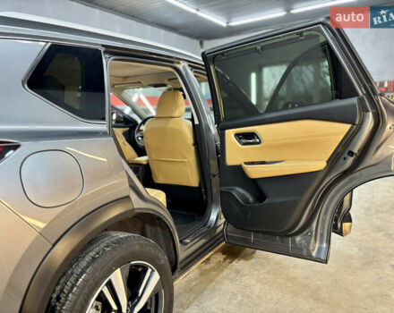 Серый Ниссан Rogue, объемом двигателя 1.5 л и пробегом 46 тыс. км за 26000 $, фото 38 на Automoto.ua