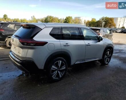 Серый Ниссан Rogue, объемом двигателя 1.5 л и пробегом 170 тыс. км за 6300 $, фото 2 на Automoto.ua