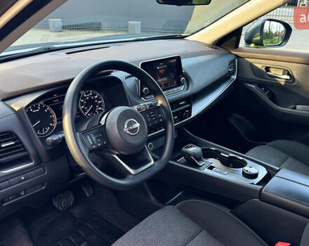 Серый Ниссан Rogue, объемом двигателя 1.5 л и пробегом 29 тыс. км за 23500 $, фото 4 на Automoto.ua