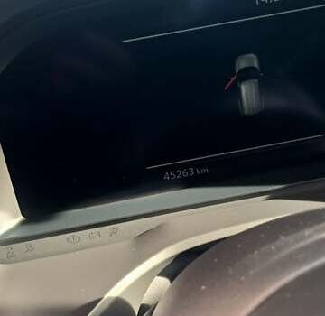 Сірий Ніссан Rogue, об'ємом двигуна 1.5 л та пробігом 45 тис. км за 28000 $, фото 2 на Automoto.ua