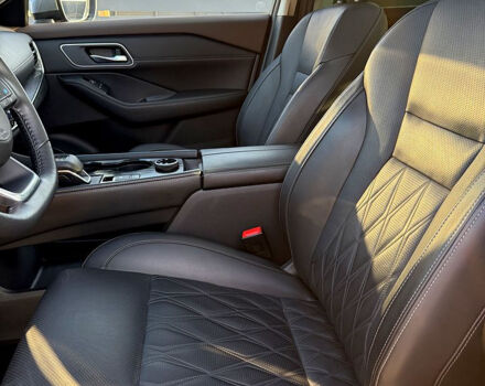 Серый Ниссан Rogue, объемом двигателя 1.5 л и пробегом 39 тыс. км за 27500 $, фото 12 на Automoto.ua