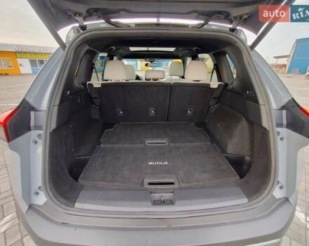 Серый Ниссан Rogue, объемом двигателя 1.5 л и пробегом 87 тыс. км за 24000 $, фото 14 на Automoto.ua