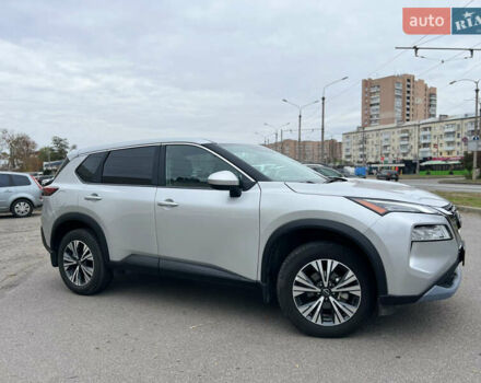 Серый Ниссан Rogue, объемом двигателя 1.5 л и пробегом 67 тыс. км за 20500 $, фото 3 на Automoto.ua