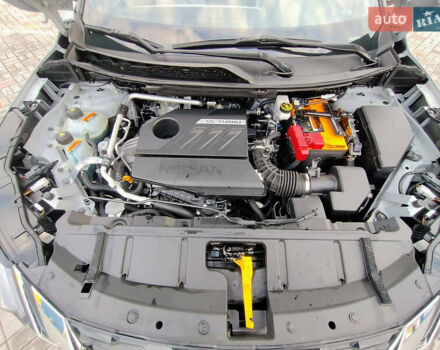 Сірий Ніссан Rogue, об'ємом двигуна 1.5 л та пробігом 87 тис. км за 23300 $, фото 13 на Automoto.ua