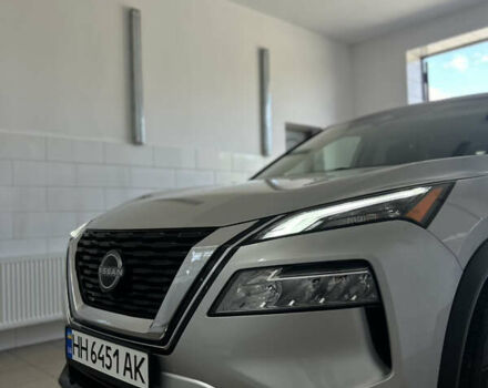 Серый Ниссан Rogue, объемом двигателя 1.5 л и пробегом 60 тыс. км за 22000 $, фото 4 на Automoto.ua