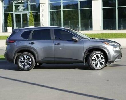 Серый Ниссан Rogue, объемом двигателя 1.5 л и пробегом 55 тыс. км за 25999 $, фото 2 на Automoto.ua