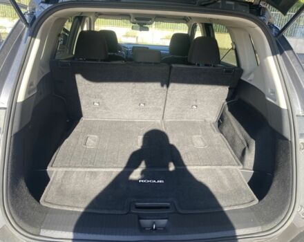 Серый Ниссан Rogue, объемом двигателя 1.5 л и пробегом 90 тыс. км за 22900 $, фото 6 на Automoto.ua