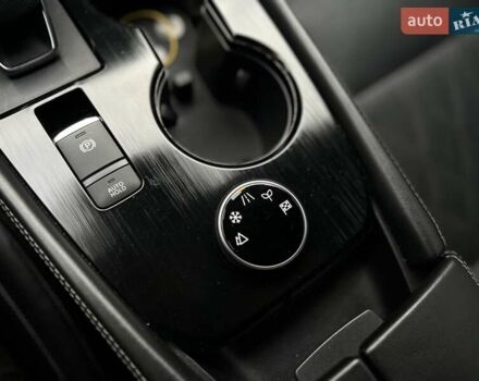 Серый Ниссан Rogue, объемом двигателя 1.5 л и пробегом 80 тыс. км за 29399 $, фото 60 на Automoto.ua