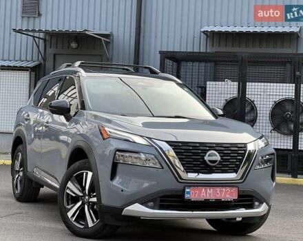 Серый Ниссан Rogue, объемом двигателя 1.5 л и пробегом 80 тыс. км за 29399 $, фото 3 на Automoto.ua