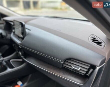 Серый Ниссан Rogue, объемом двигателя 1.5 л и пробегом 80 тыс. км за 29399 $, фото 69 на Automoto.ua