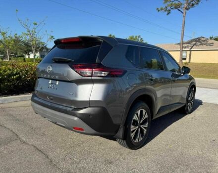 Серый Ниссан Rogue, объемом двигателя 1.5 л и пробегом 98 тыс. км за 23000 $, фото 3 на Automoto.ua