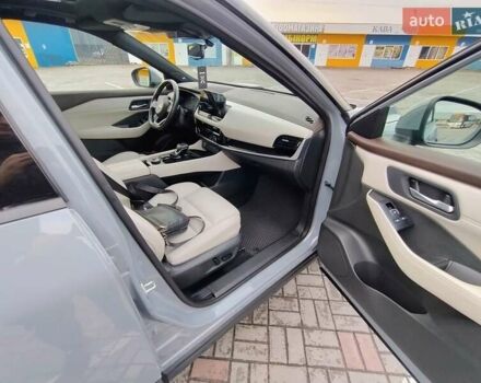 Серый Ниссан Rogue, объемом двигателя 1.5 л и пробегом 87 тыс. км за 24000 $, фото 9 на Automoto.ua