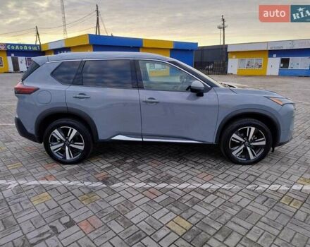 Серый Ниссан Rogue, объемом двигателя 1.5 л и пробегом 87 тыс. км за 24000 $, фото 3 на Automoto.ua